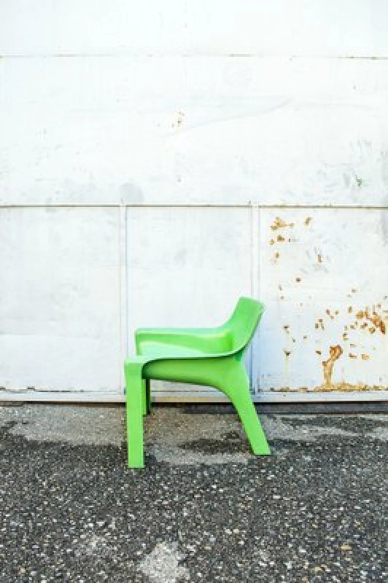 3 green Vicar armchairs by Vico Magistretti for Artemide, 1970s 4