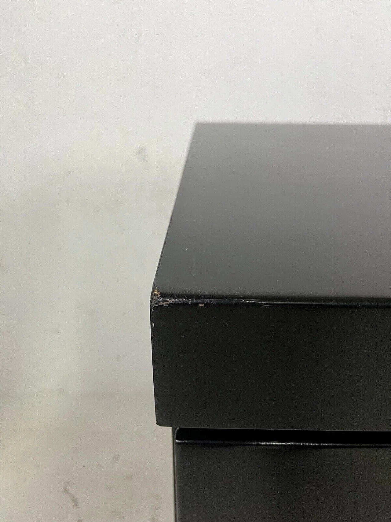 Credenza in legno laccato nero, anni '70 11