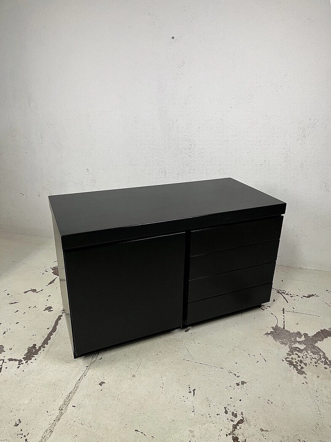 Credenza in legno laccato nero, anni '70 14