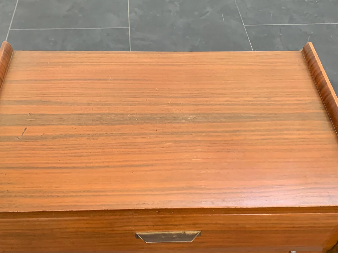 Coppia di comodini in palissandro, anni '50 10