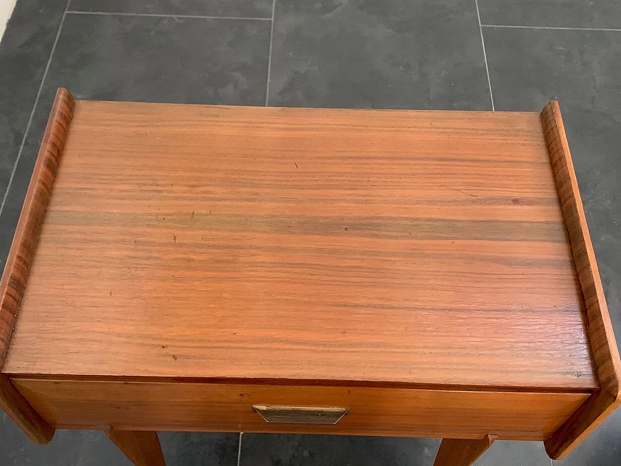Coppia di comodini in palissandro, anni '50 11