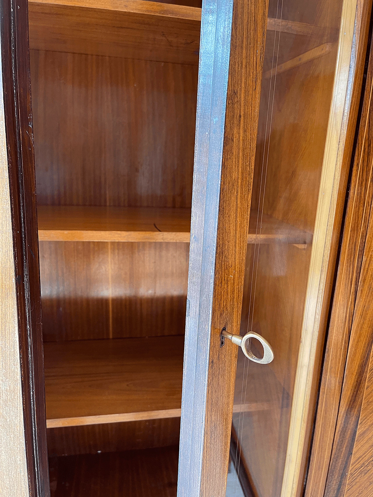 Venetian wood cabinet with showcase, 1960s 16