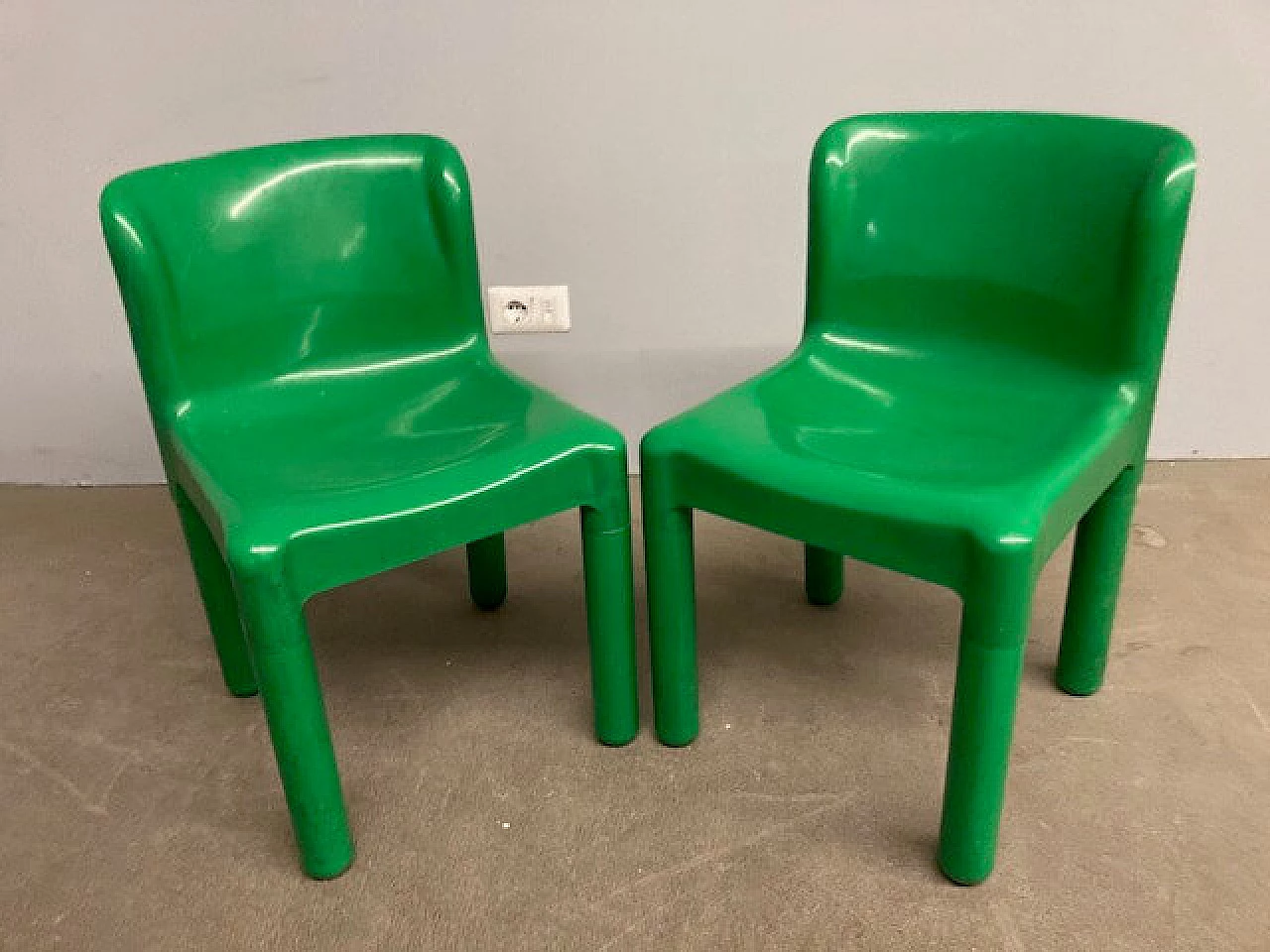 Pair of 4875 green plastic chairs by Carlo Bartoli for Kartell, 1970s 6