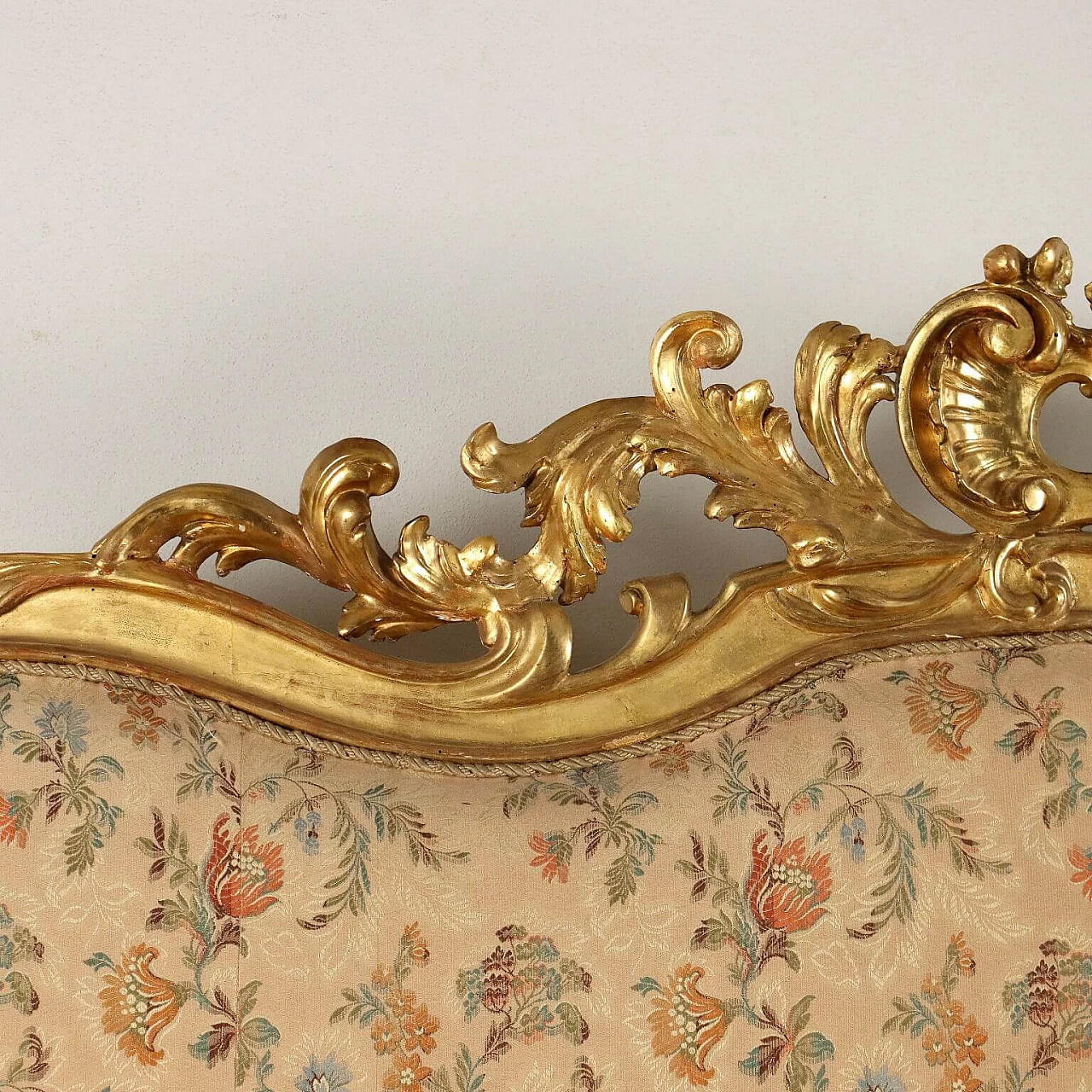 Neo-Baroque gilded wood and fabric sofa, late 19th century 4