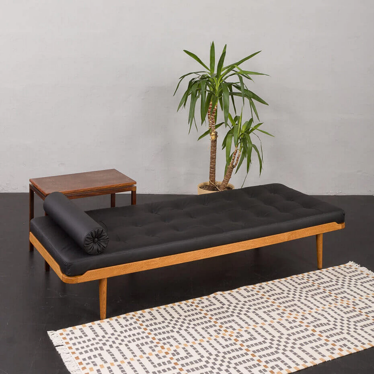 Daybed danese in rovere massiccio e pelle nera, anni '60 1