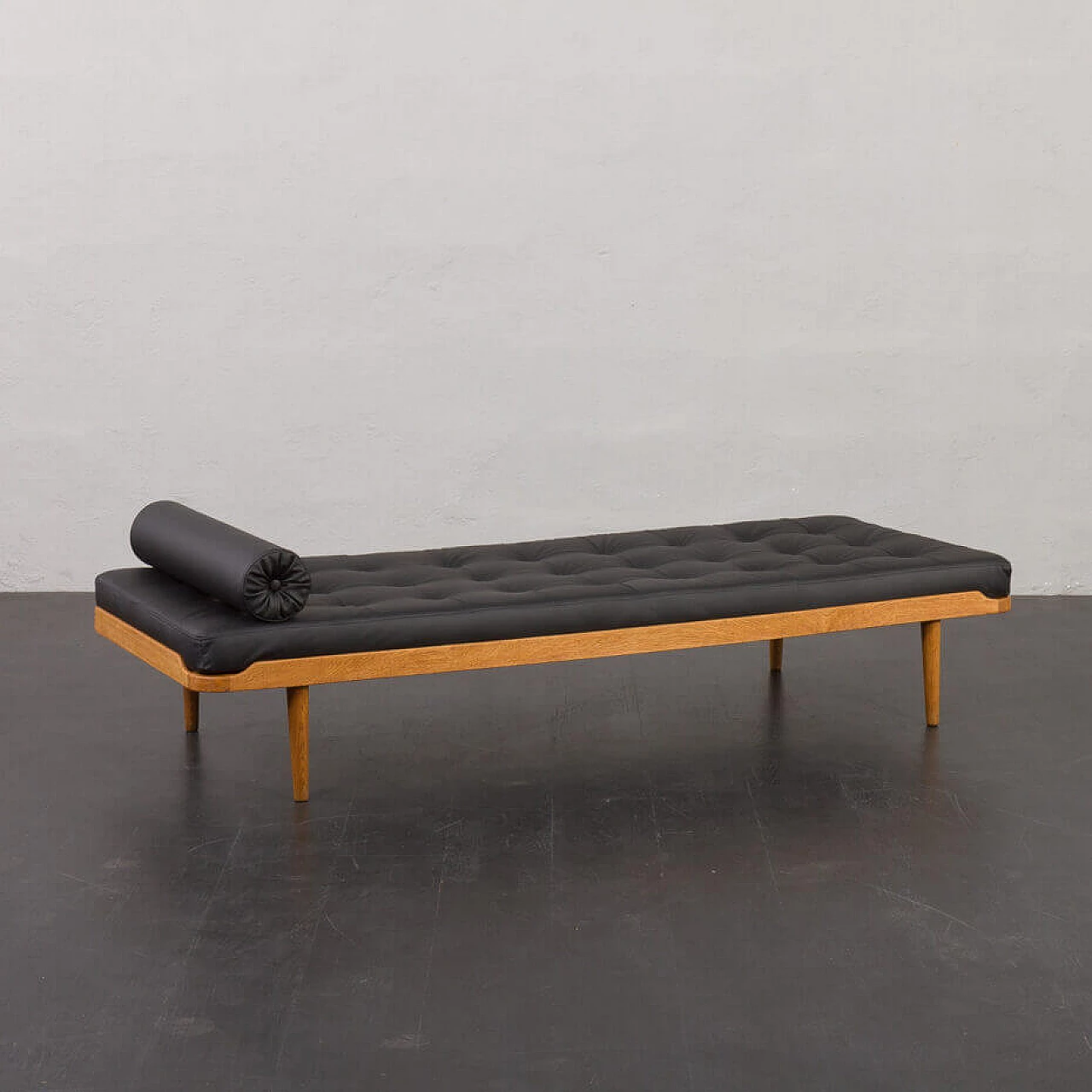 Daybed danese in rovere massiccio e pelle nera, anni '60 2