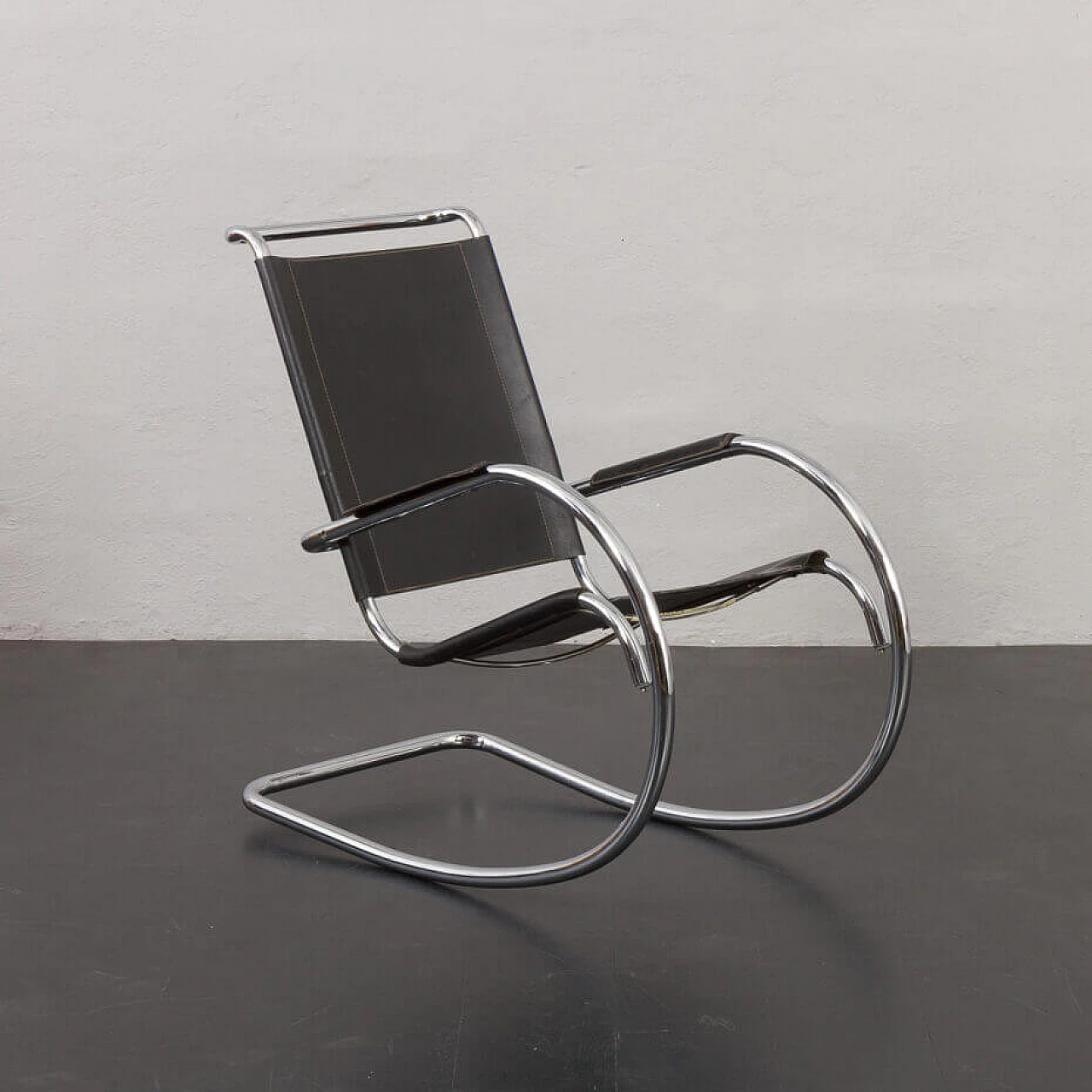 Bauhaus-style leather rocking chair by Fasem, 1970s 4