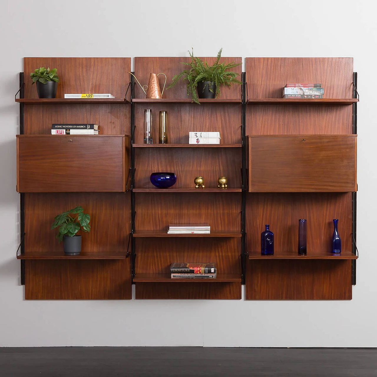 Libreria da parete in mogano a tre moduli attribuita a Ico Parisi, anni '60 1