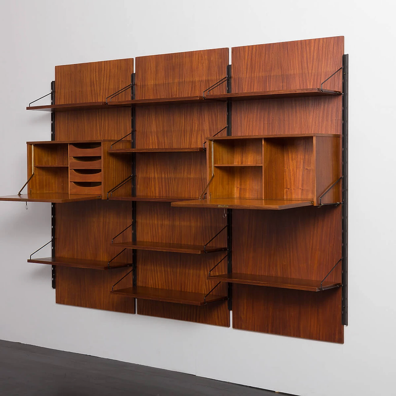 Libreria da parete in mogano a tre moduli attribuita a Ico Parisi, anni '60 4