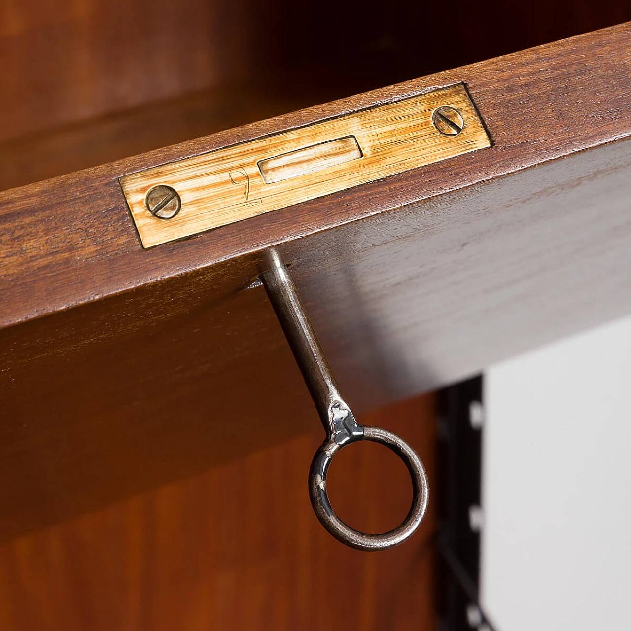 Libreria da parete in mogano a tre moduli attribuita a Ico Parisi, anni '60 13