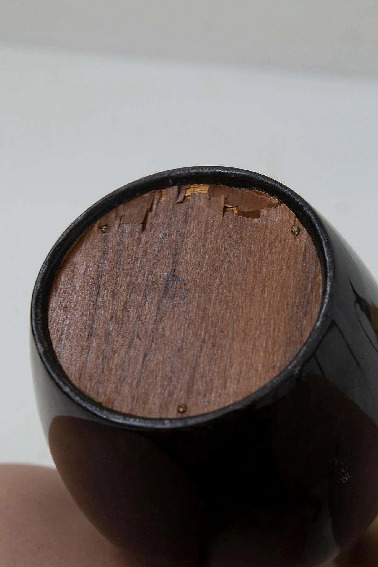 Caraffa termica in ottone e pergamena di Aldo Tura per Macabo, anni '50 2