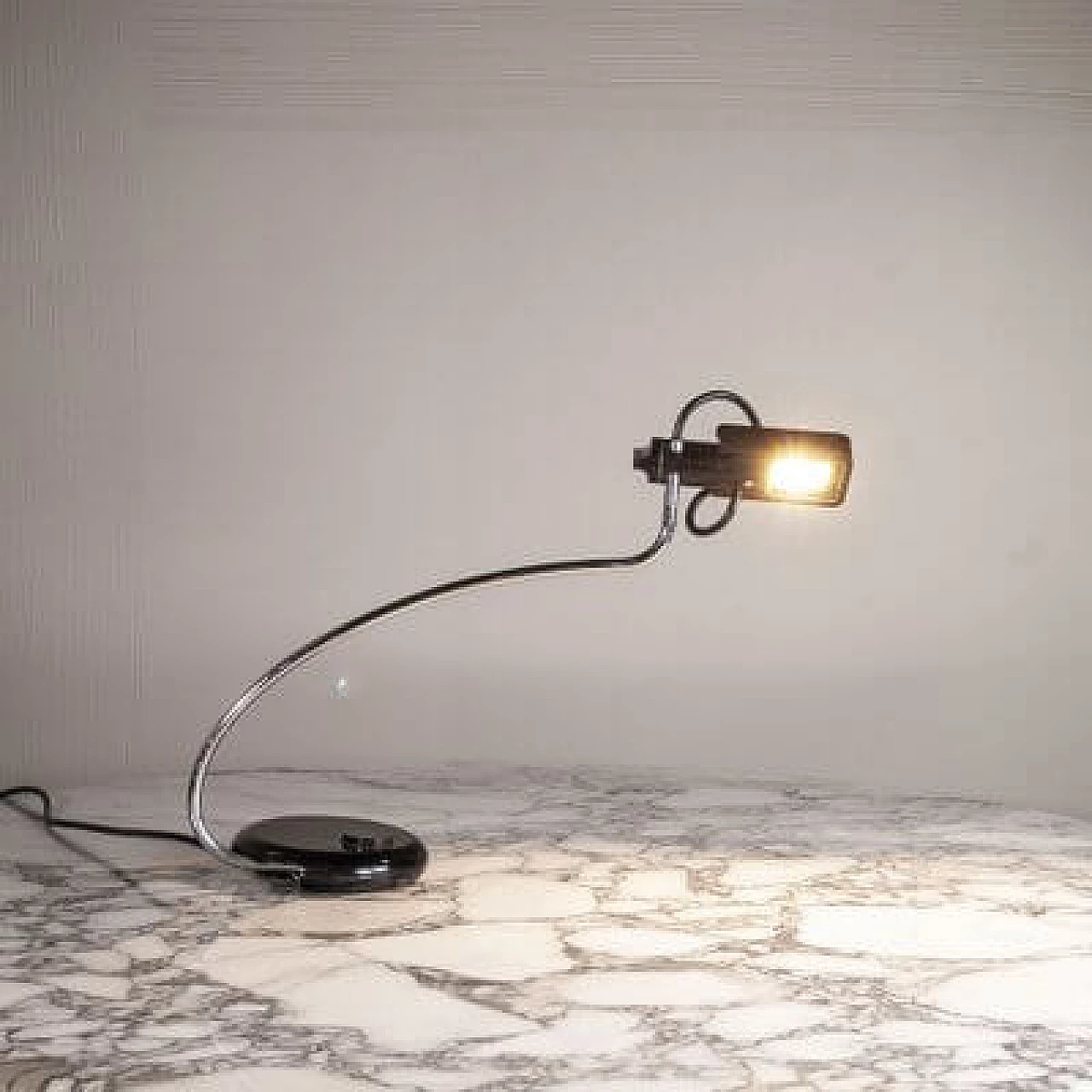 Lampada da tavolo di Bruno Gecchelin per Oluce, anni '70 2