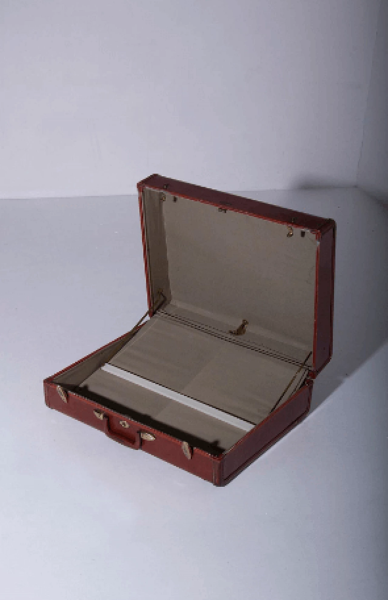 Leather Samsonite suitcase, 1950s 12