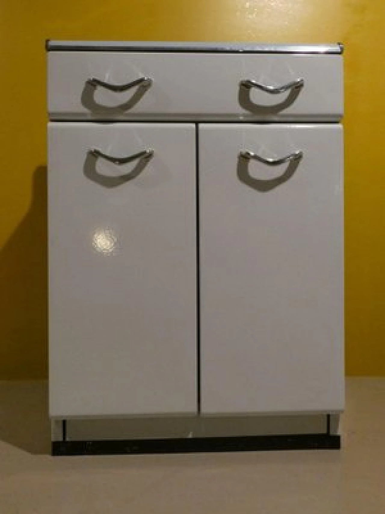 3 White enamelled metal storage cabinets, 1960s 8