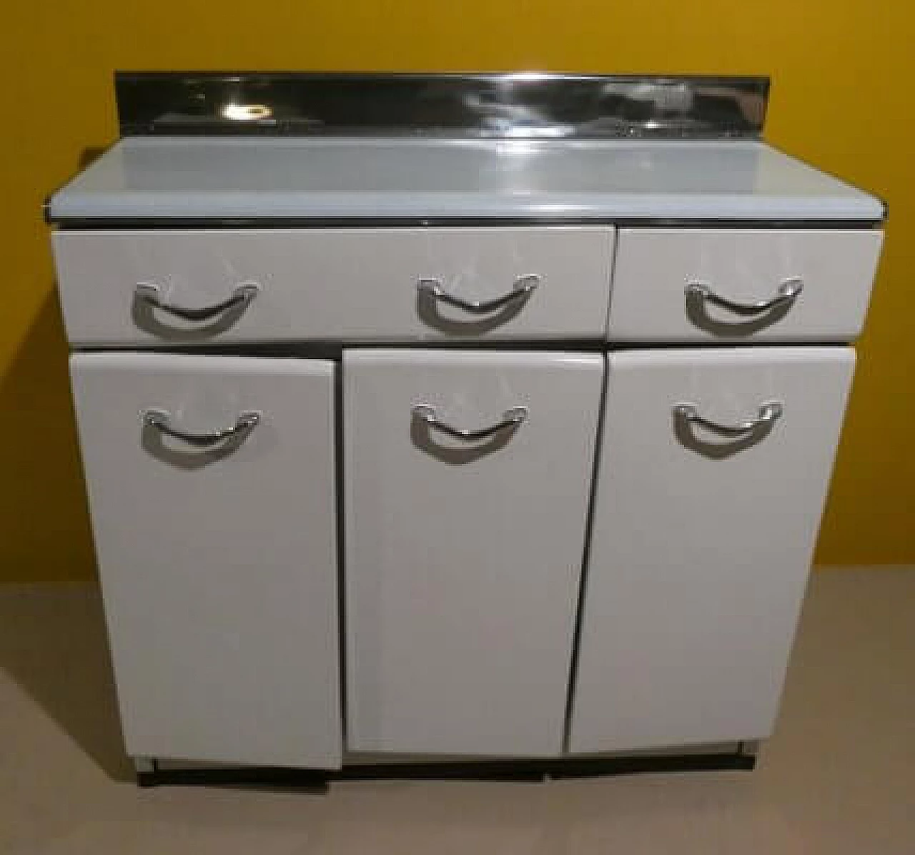 3 White enamelled metal storage cabinets, 1960s 12