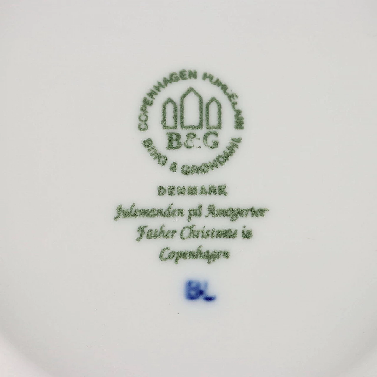 15 blue and white porcelain plates by Bing & Grøndahl 8