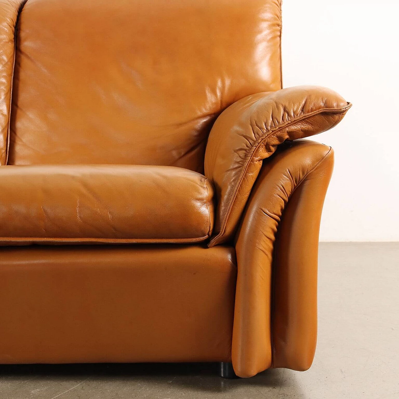 Three-seater leather sofa, 1980s 5