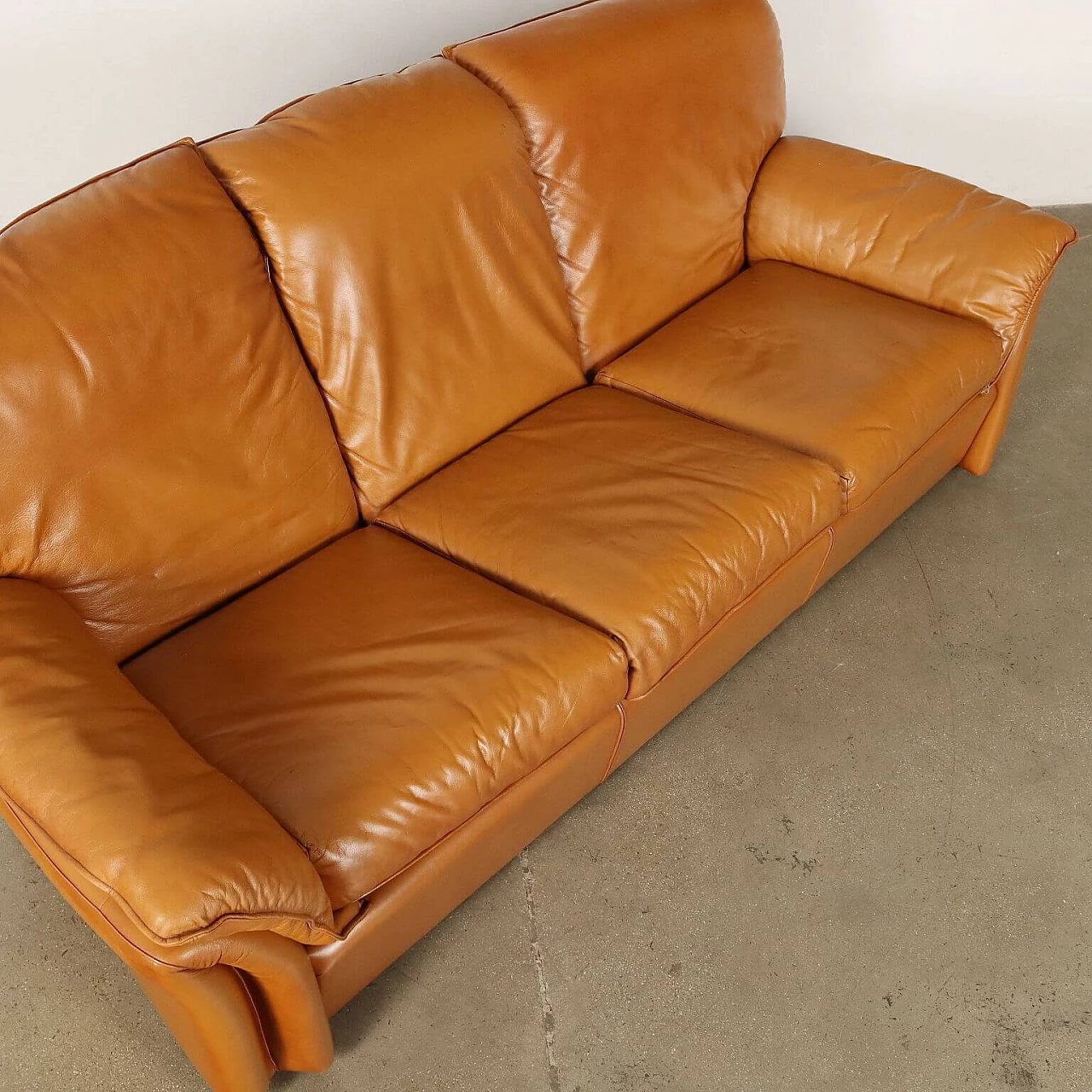 Three-seater leather sofa, 1980s 7