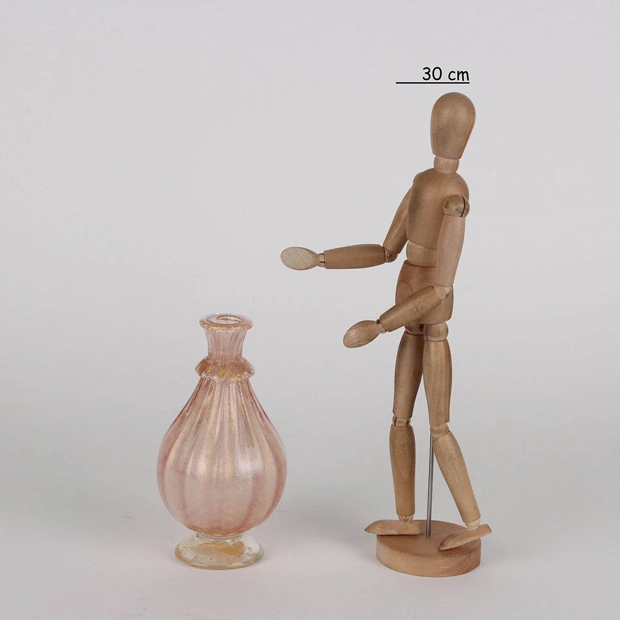 Bottiglia in vetro rosa con inclusioni dorate di Seguso, anni '50 2