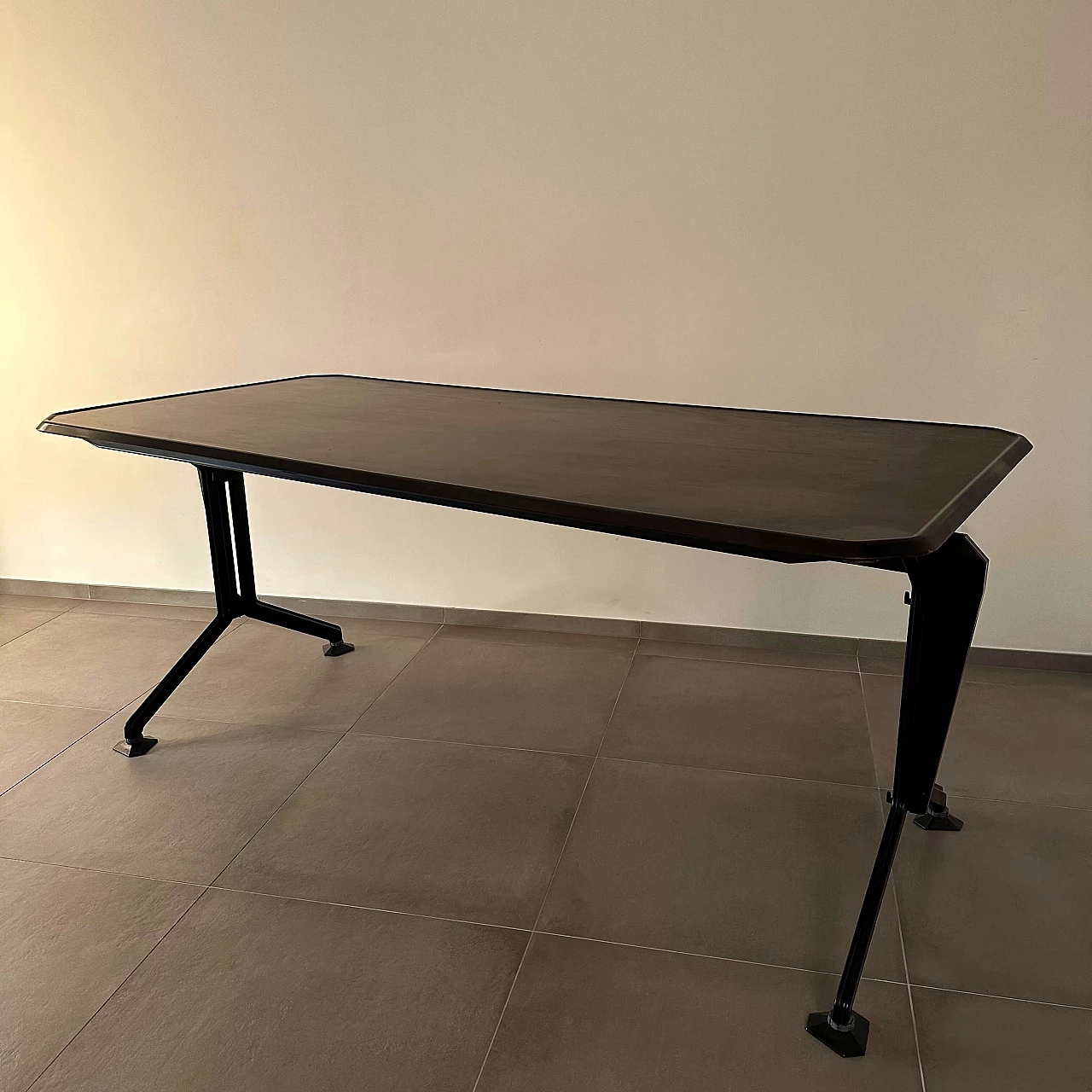 Tavolo Arco di BBPR per Olivetti, 1963 1