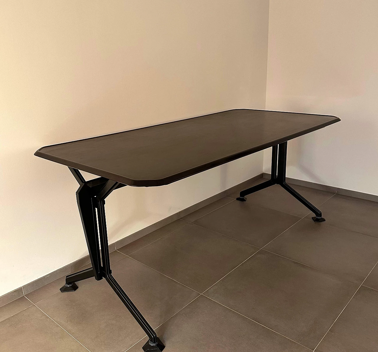 Tavolo Arco di BBPR per Olivetti, 1963 6