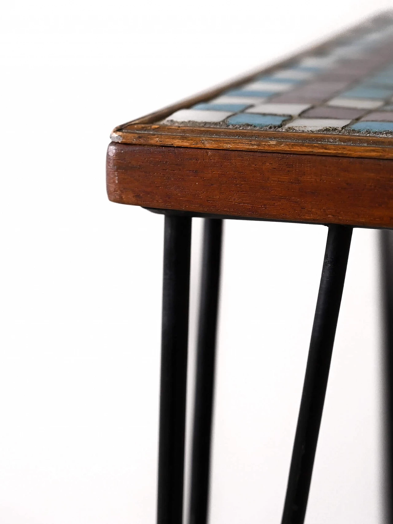 Tavolino scandinavo in metallo con rotelle e piano a mosaico, anni '60 7