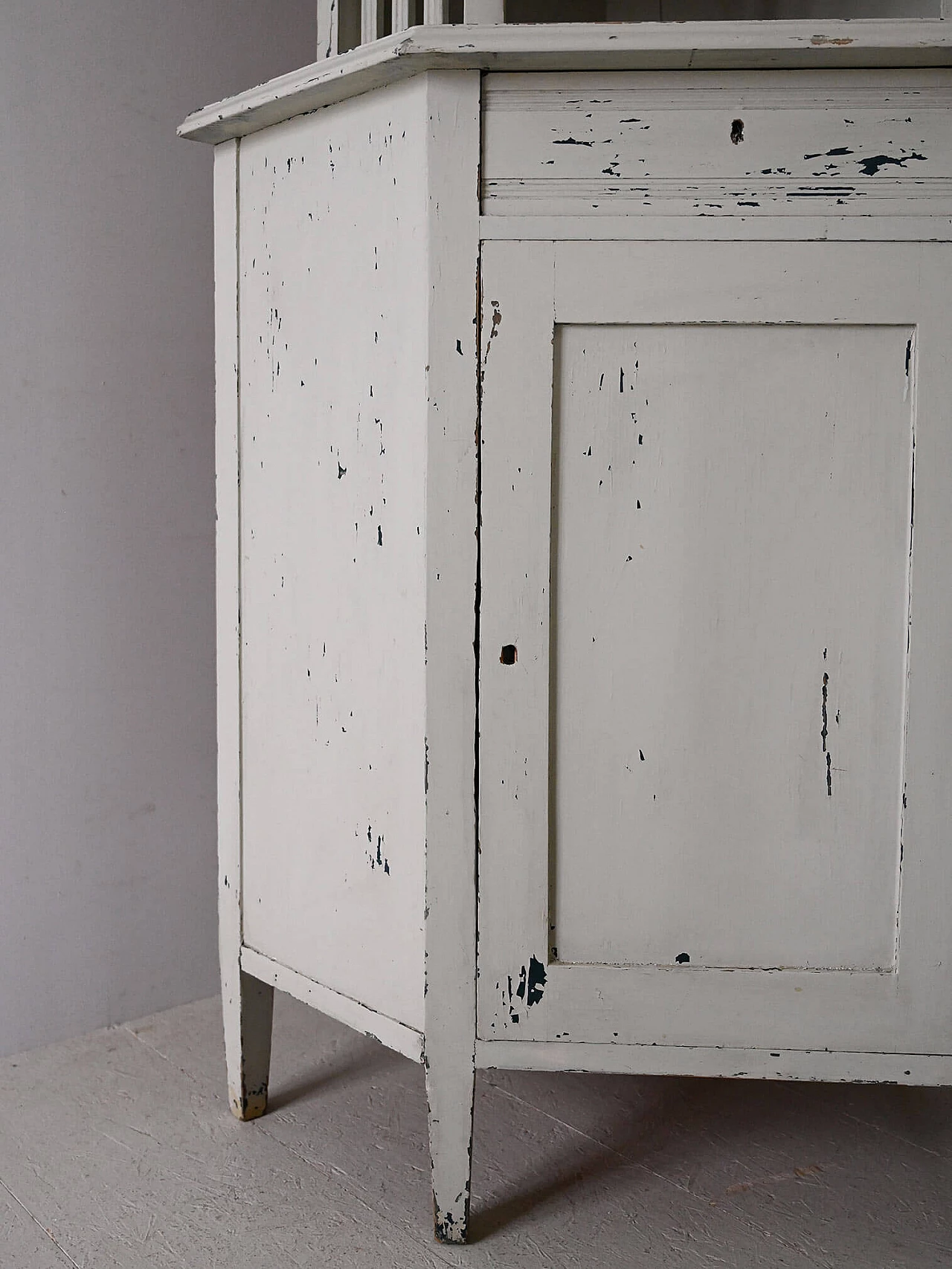 Scandinavian white painted wood corner cabinet, 1930s 11