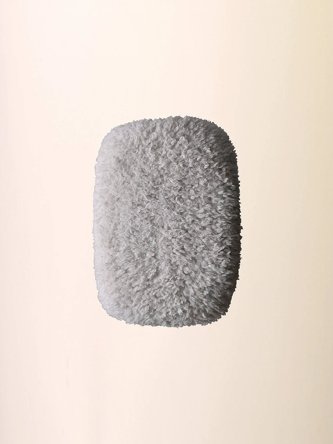 Sgabello scandinavo in legno e tessuto a pelo lungo, anni '60 8