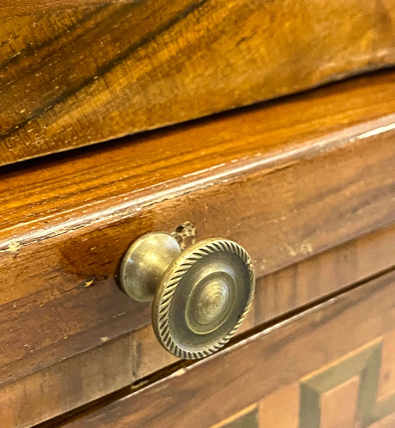 Louis XVI panelled and inlaid walnut roller writing desk, 18th century 3