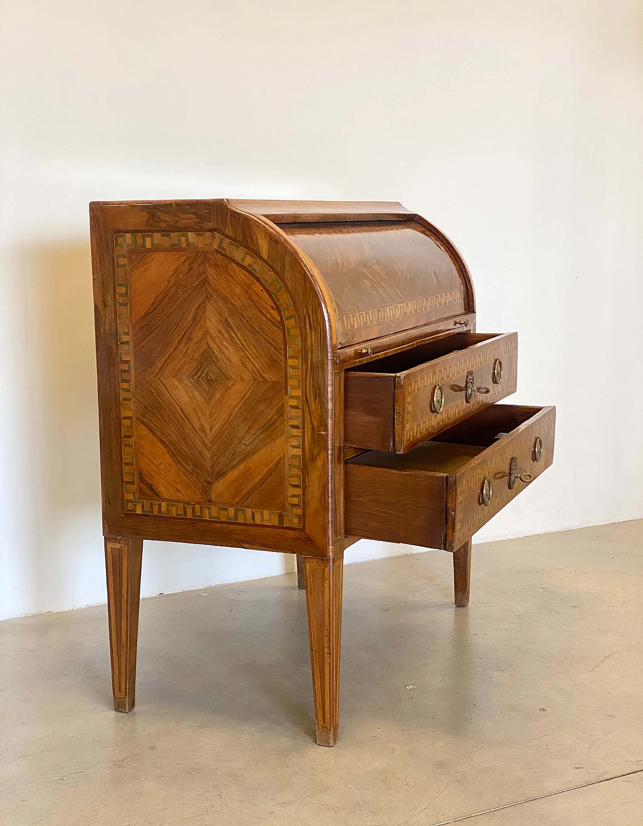 Louis XVI panelled and inlaid walnut roller writing desk, 18th century 11