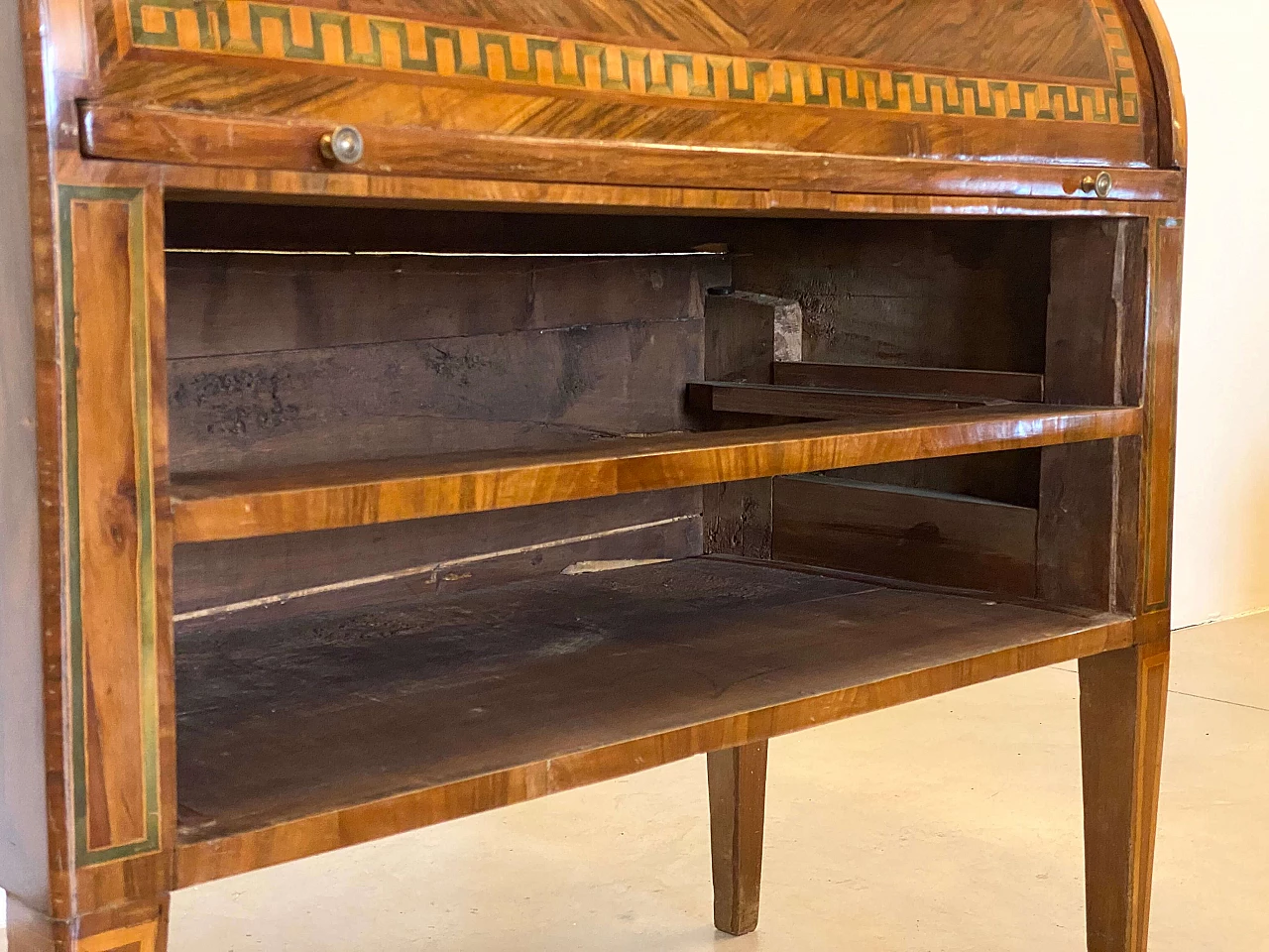 Louis XVI panelled and inlaid walnut roller writing desk, 18th century 20