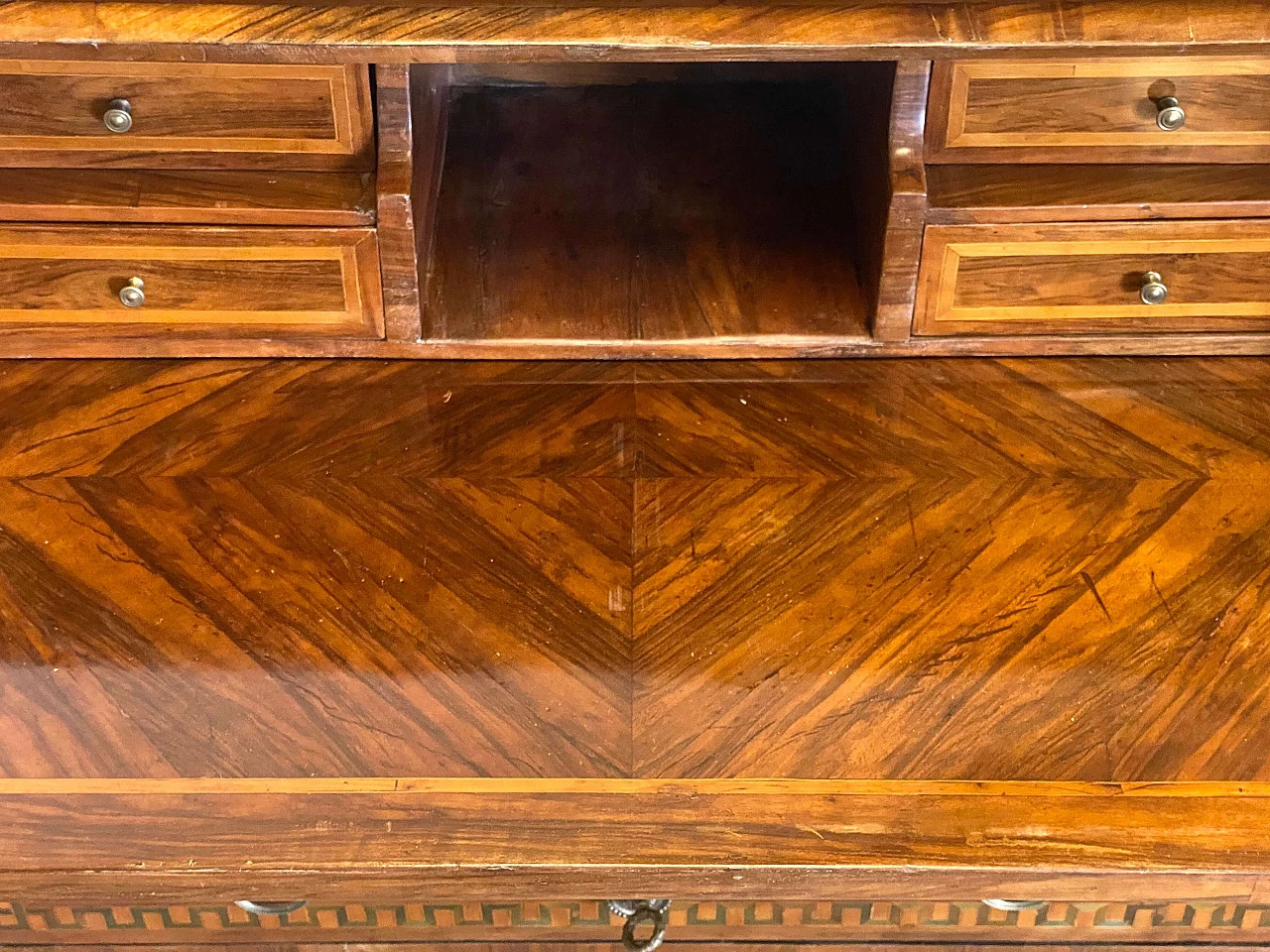 Louis XVI panelled and inlaid walnut roller writing desk, 18th century 25