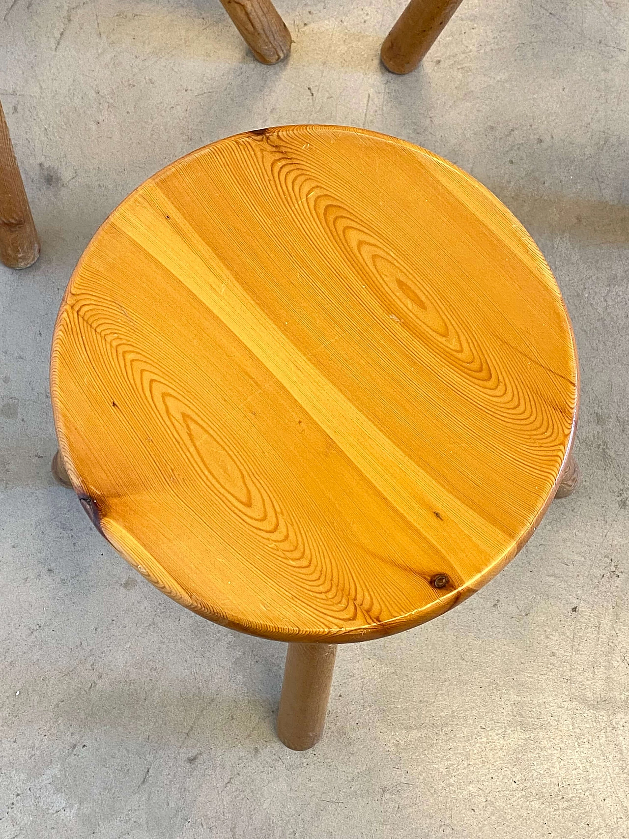 4 Sgabelli in pino nello stile di Charlotte Perriand, anni '60 7