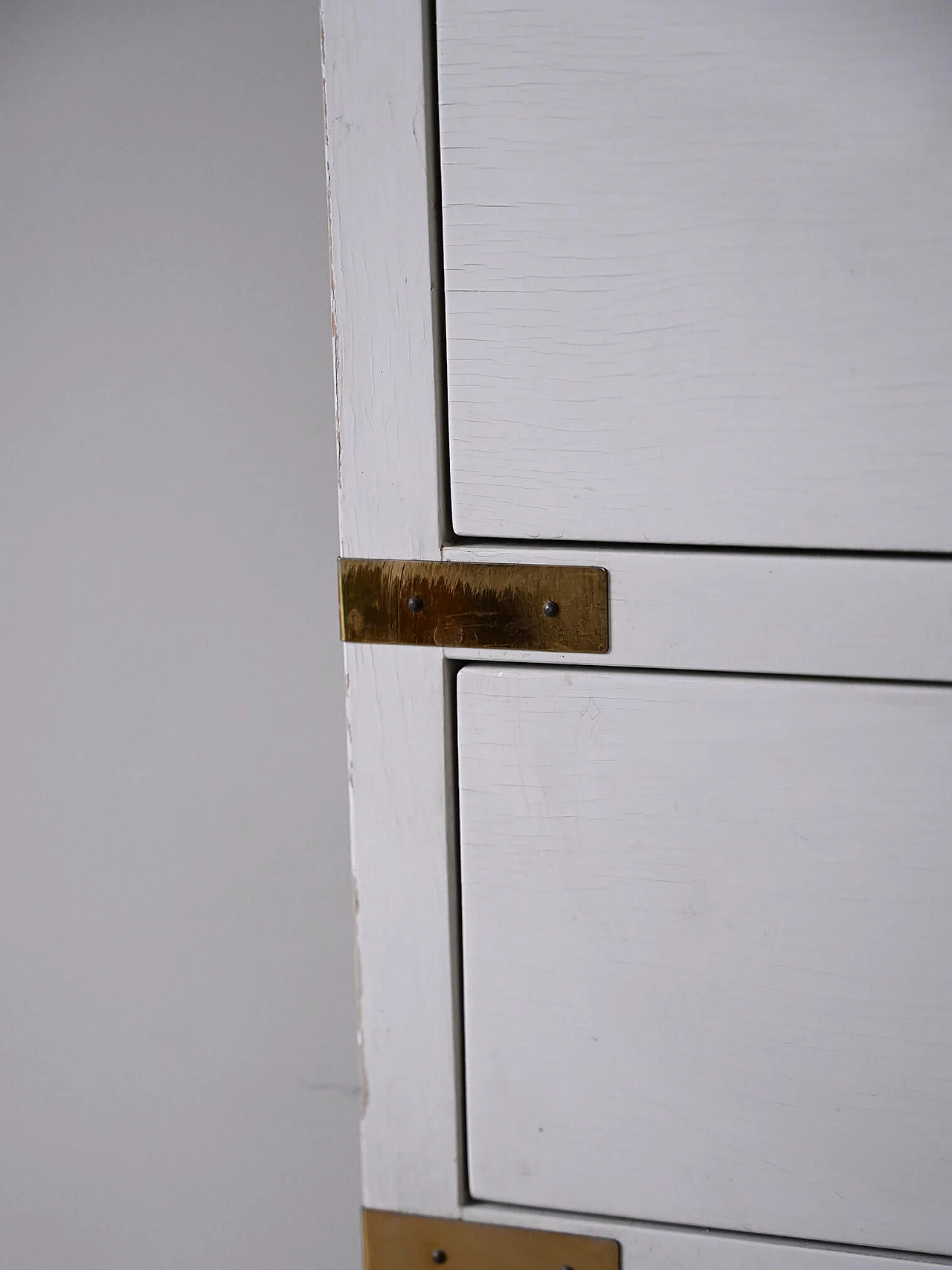 Cassettiera a sei cassetti in legno dipinto bianco, anni '60 10