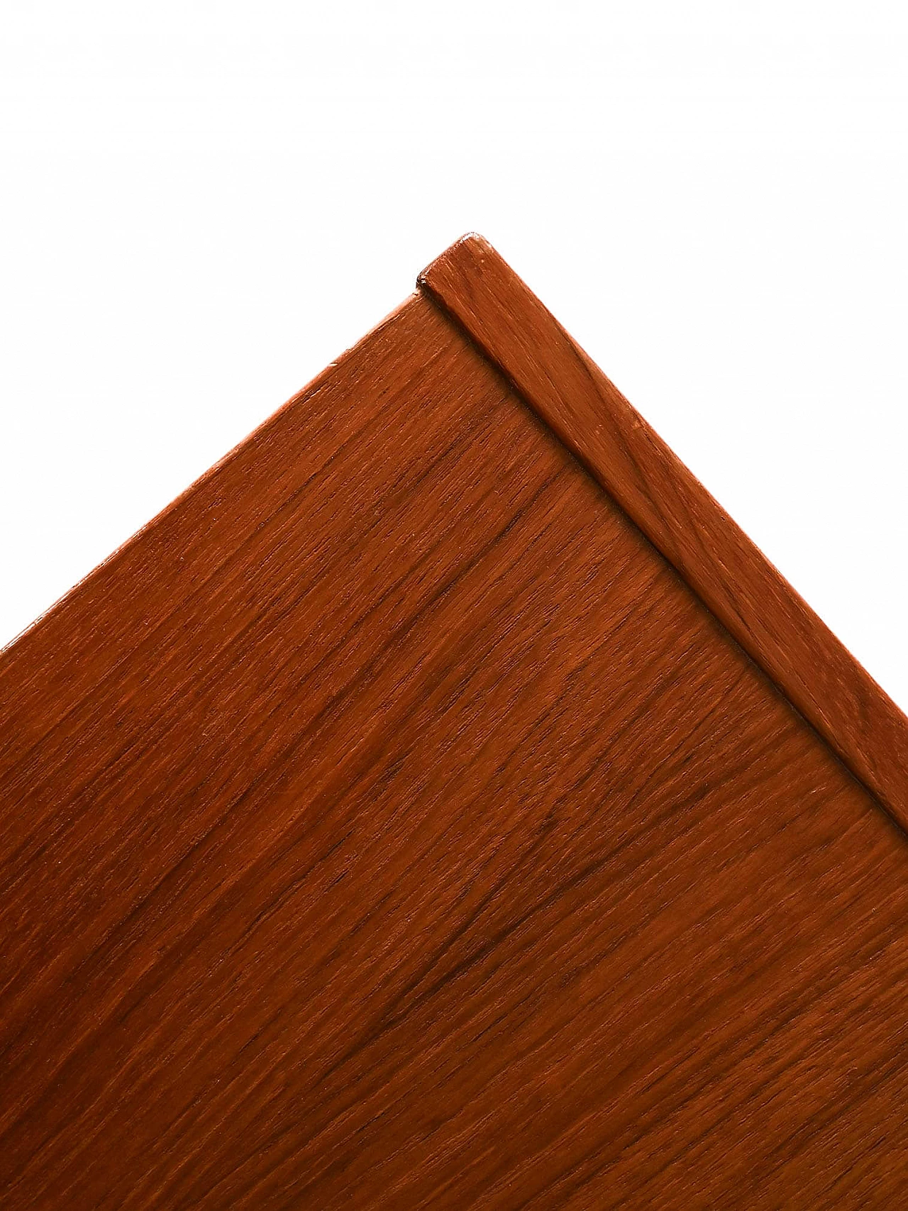 Cassettiera scandinava in teak con impugnature scolpite, anni '60 6