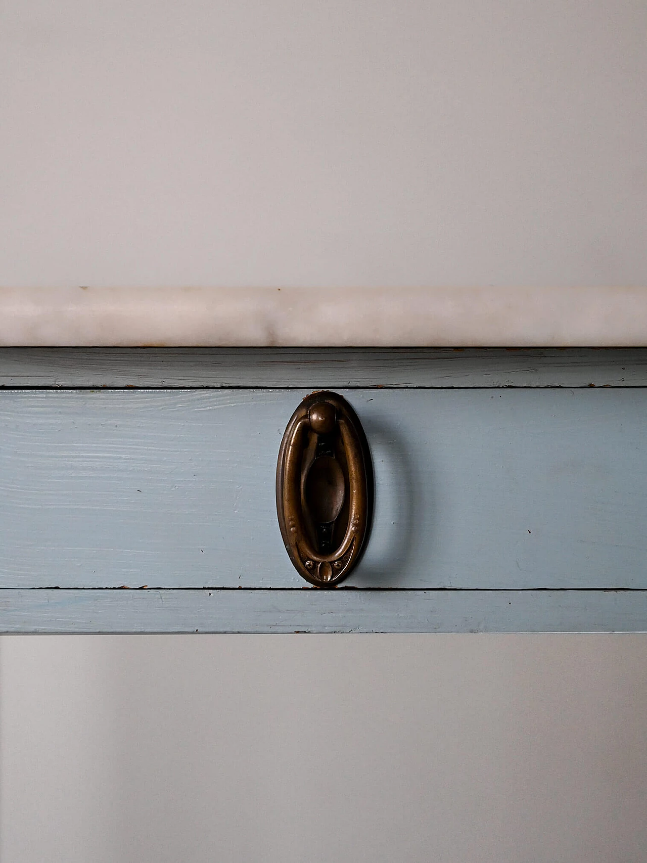 Pair of Deco bedside tables in blue wood with marble top, 1930s 12