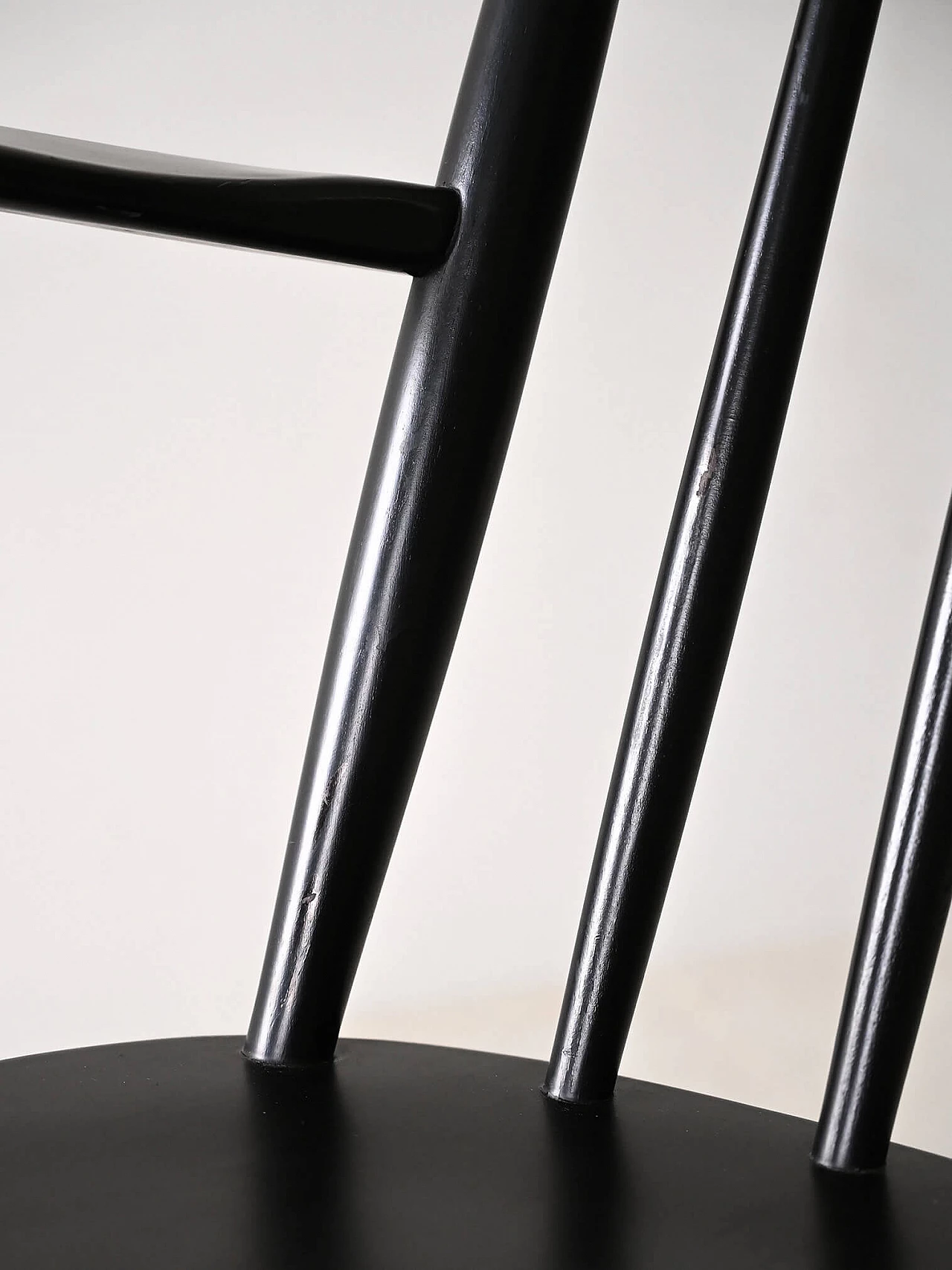 Sedia a dondolo scandinava in legno tinto nero, anni '60 8