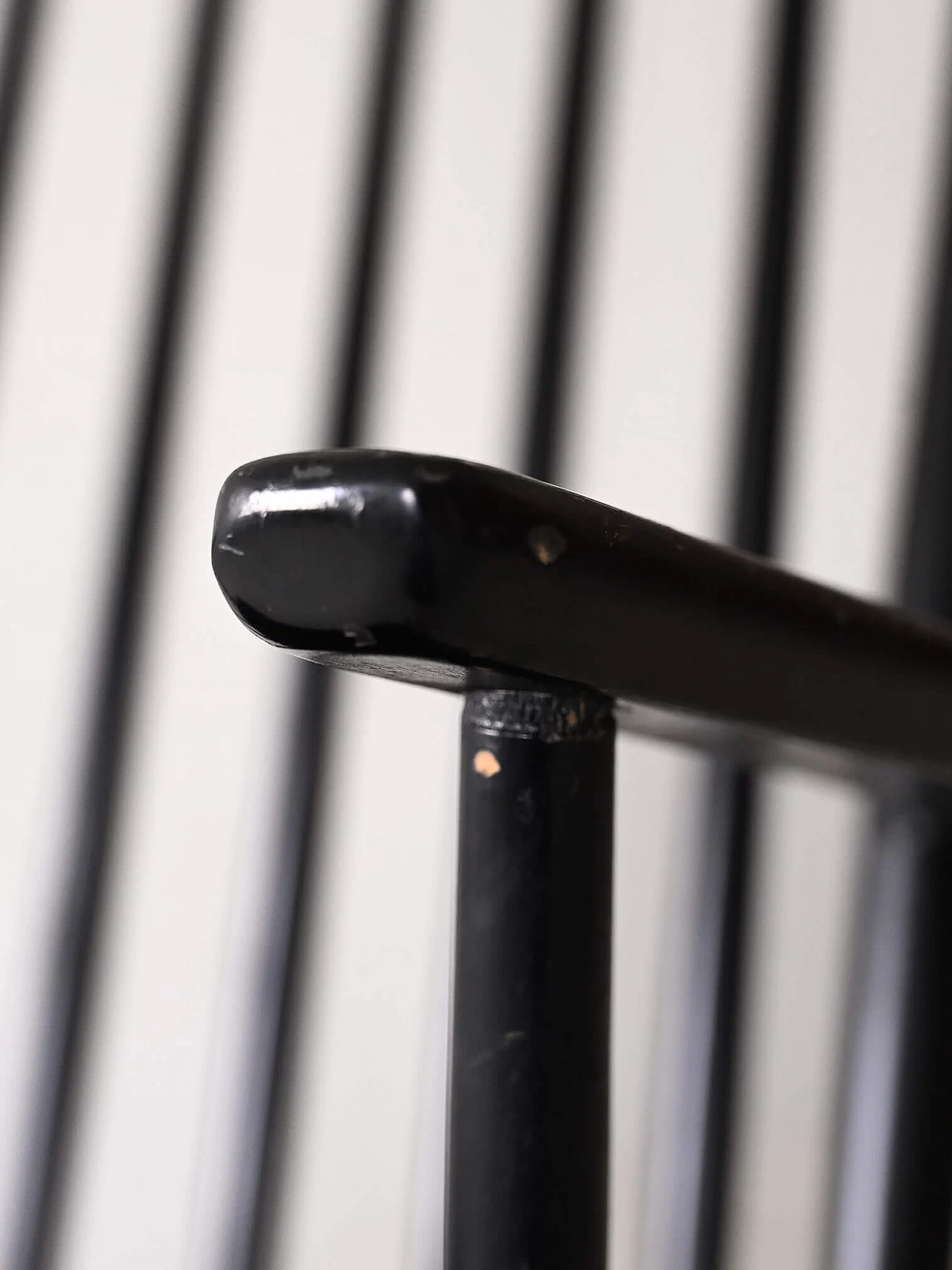 Sedia a dondolo scandinava in legno tinto nero, anni '60 9