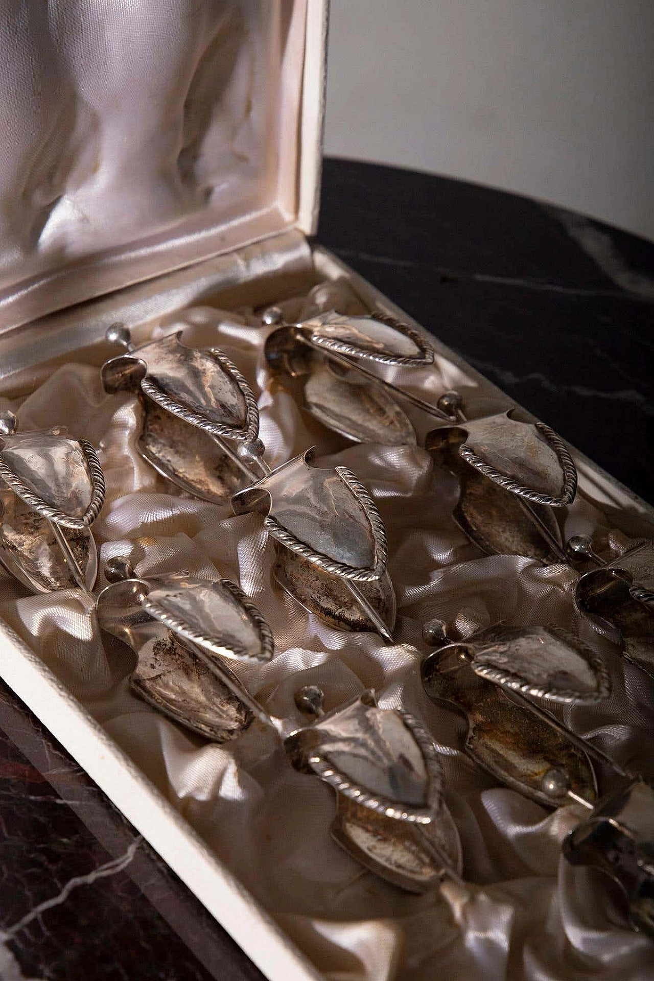 Set di spremiagrumi in metallo placcato argento, anni '60 10