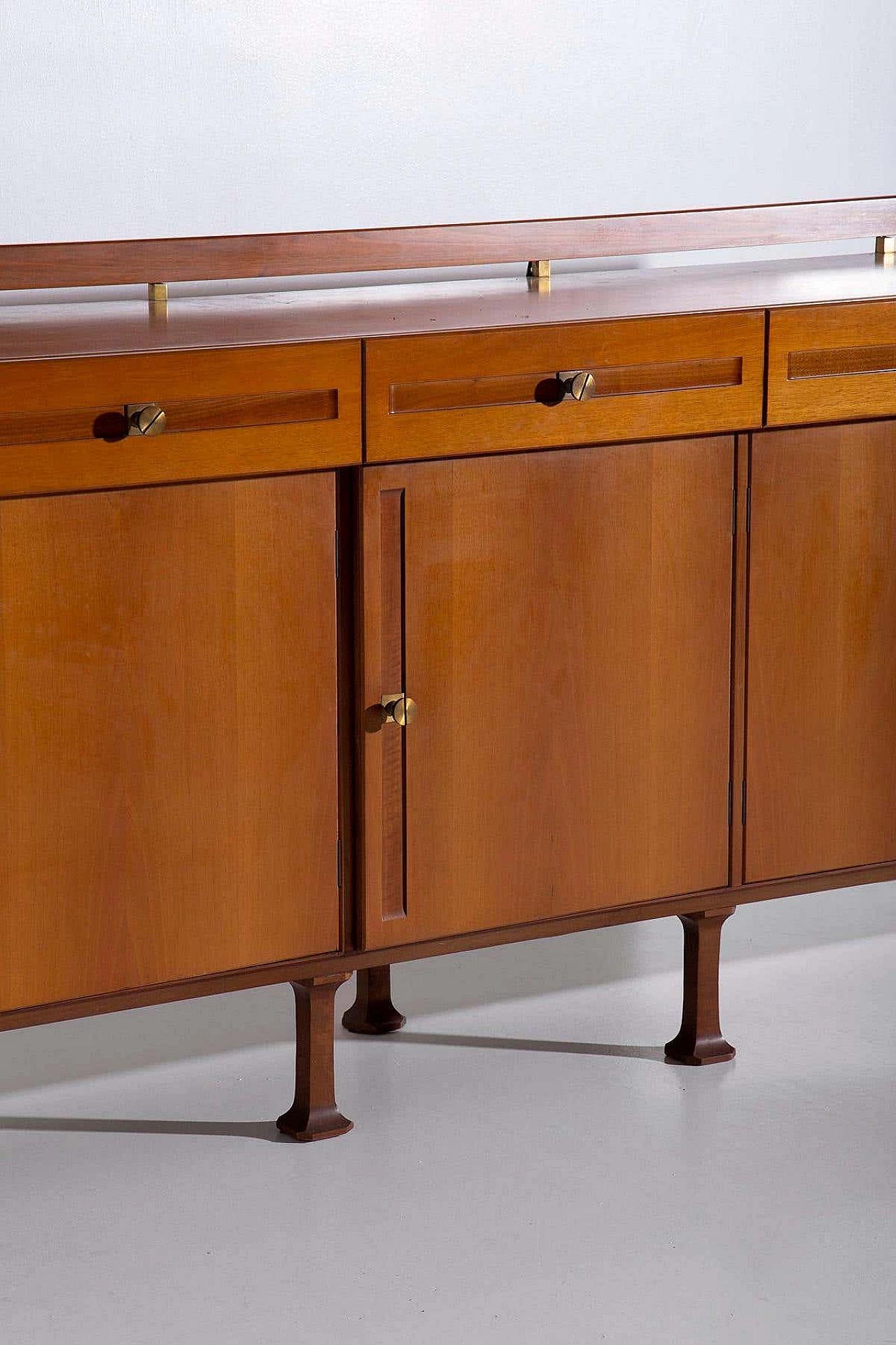 Walnut sideboard by Mobili d'arte Cantù, 1950s 7