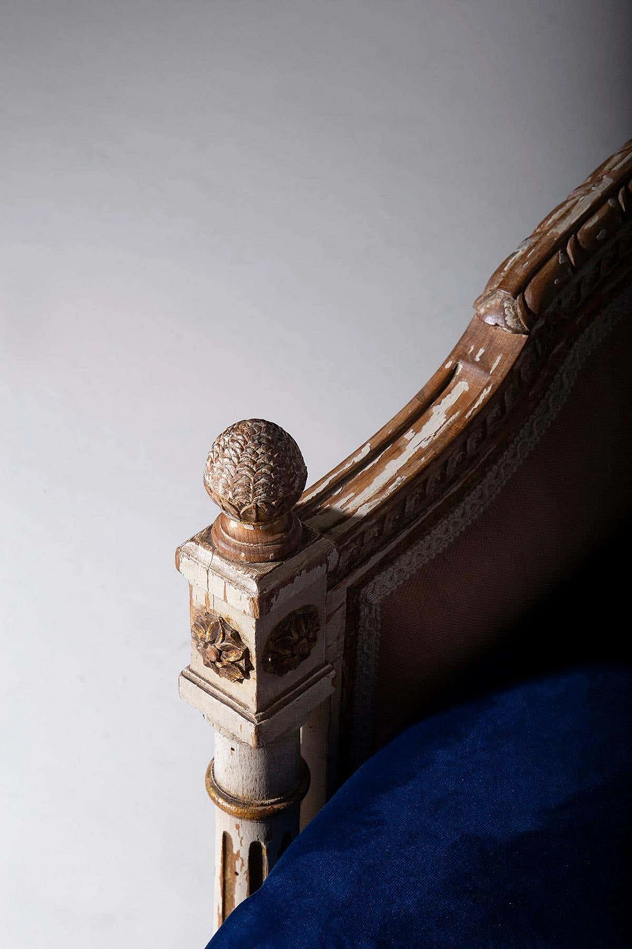 Gilded wood and fabric bed in 18th-century style, early 20th century 2