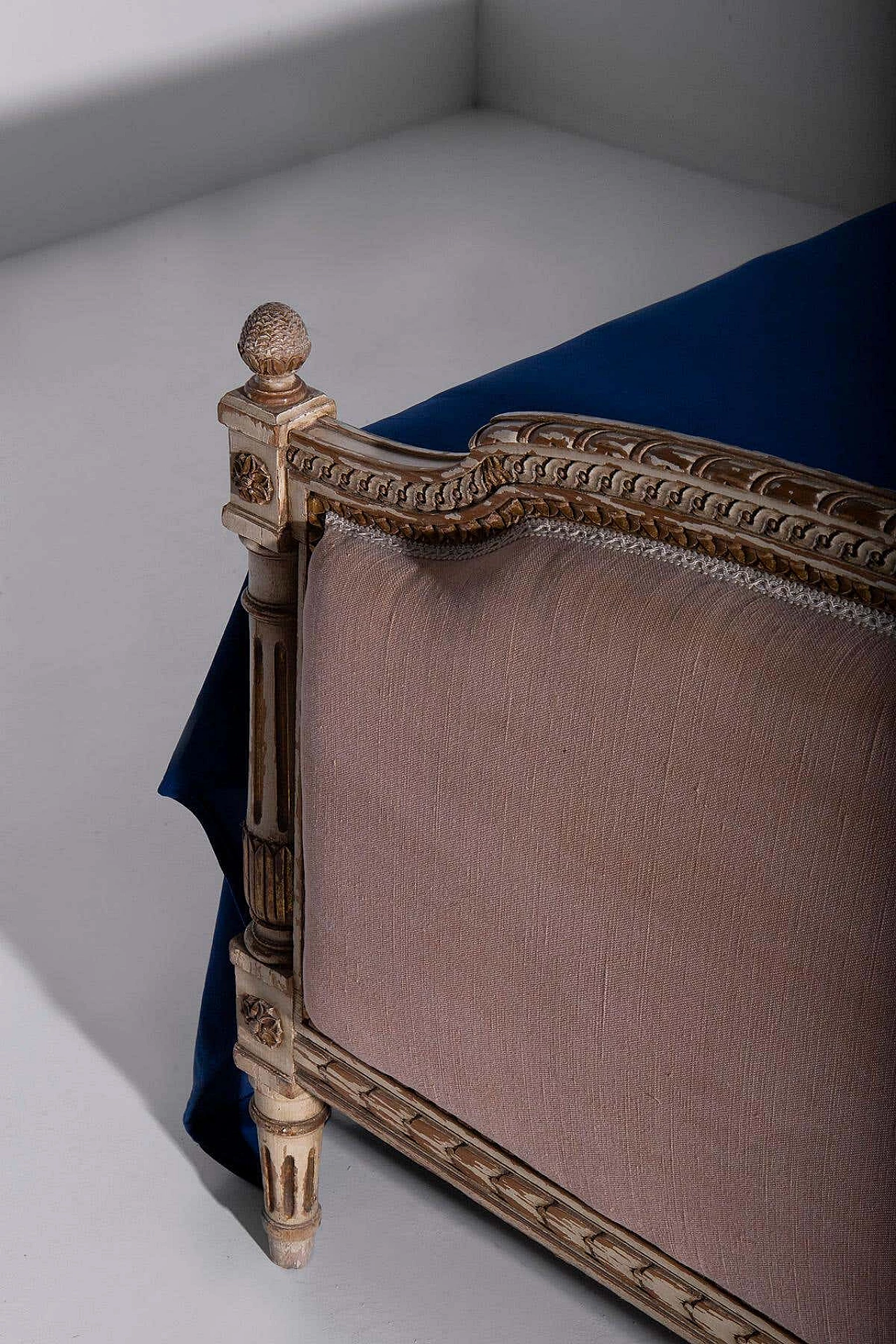 Gilded wood and fabric bed in 18th-century style, early 20th century 7