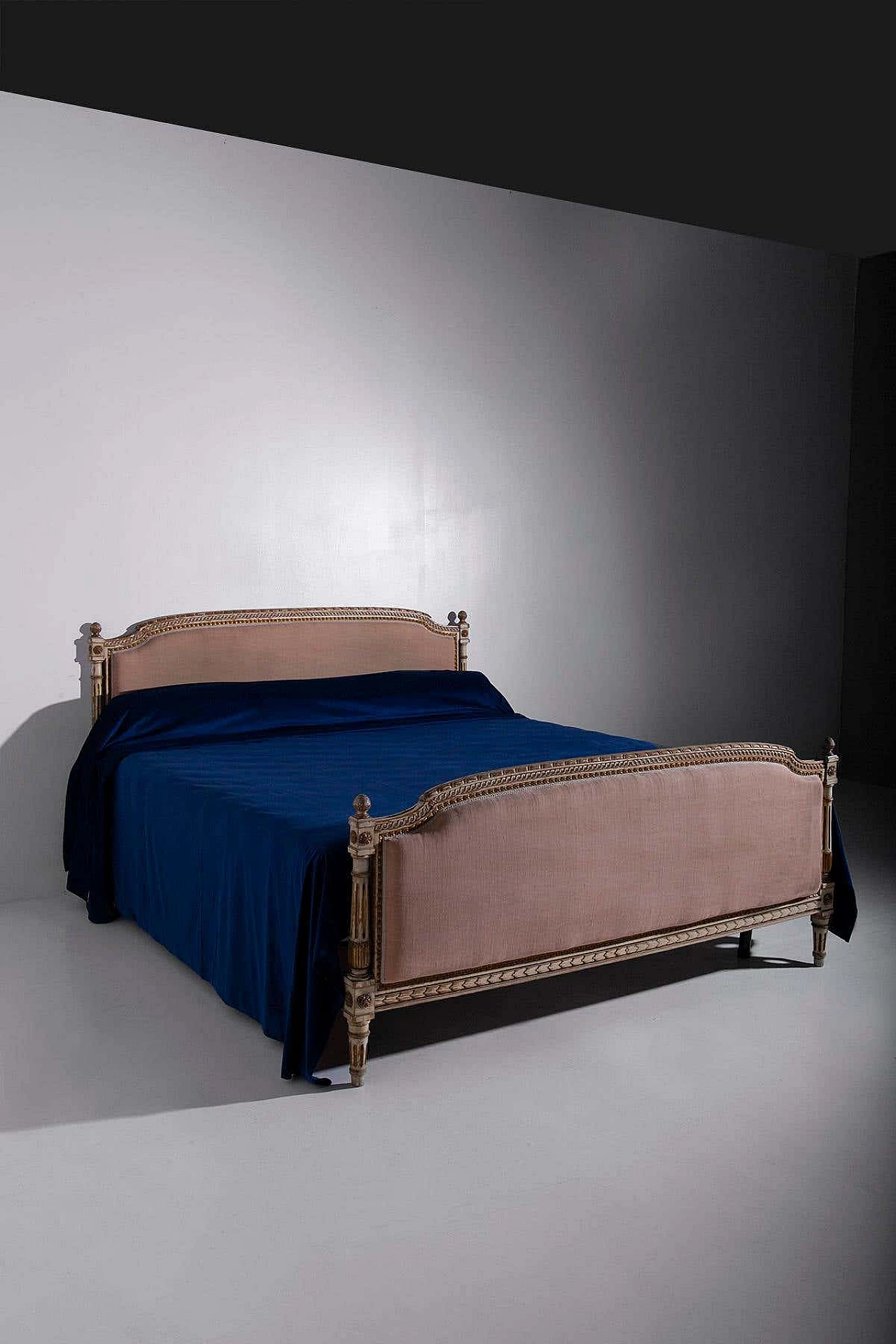 Gilded wood and fabric bed in 18th-century style, early 20th century 10