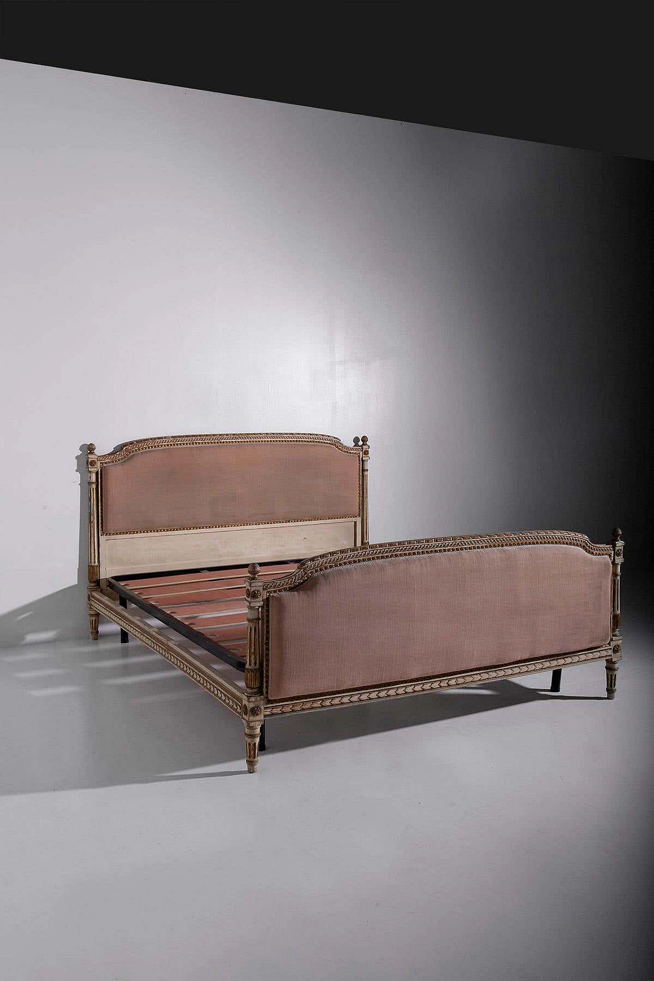 Gilded wood and fabric bed in 18th-century style, early 20th century 14