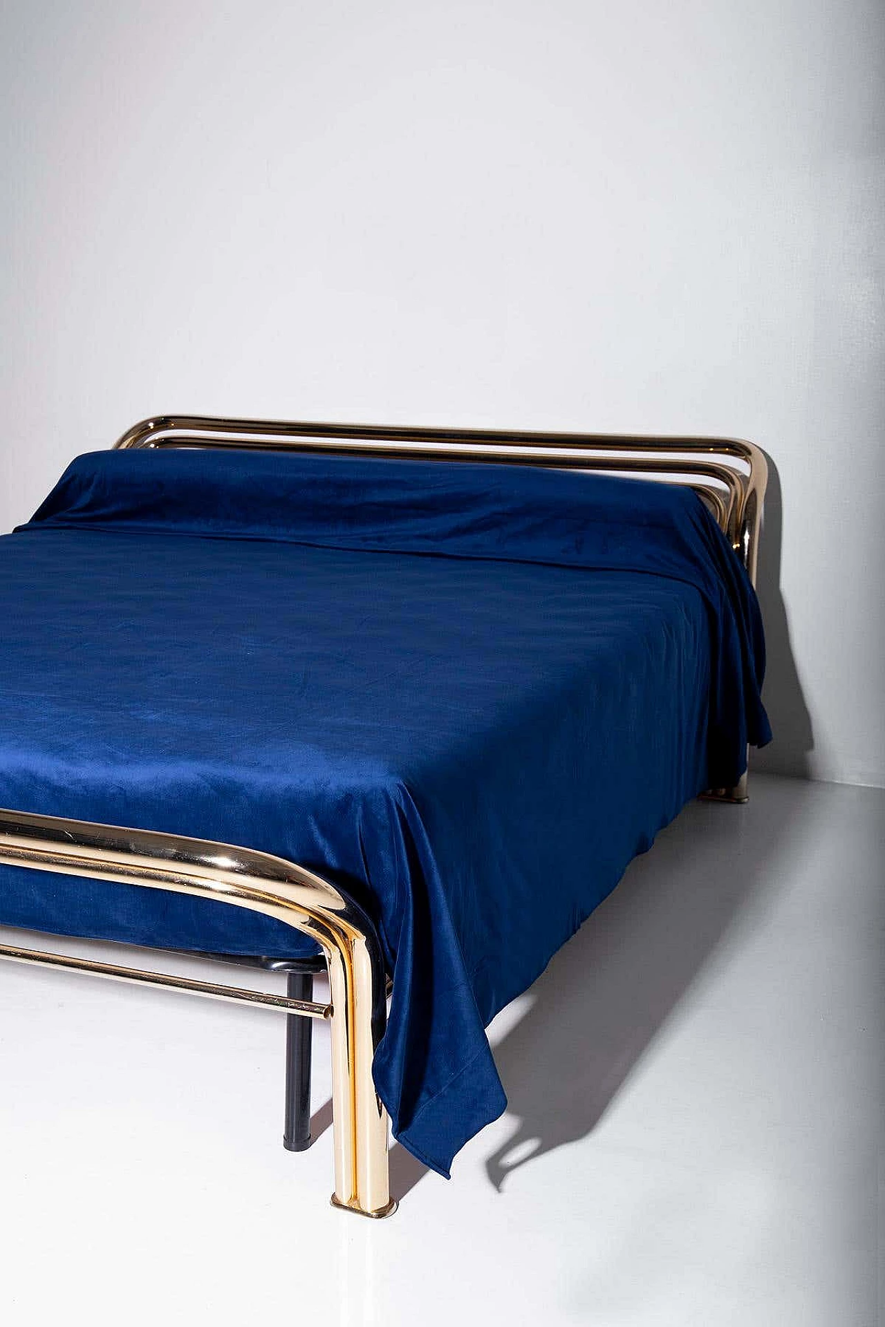 Brass bed by Luciano Frigerio, 1970s 8