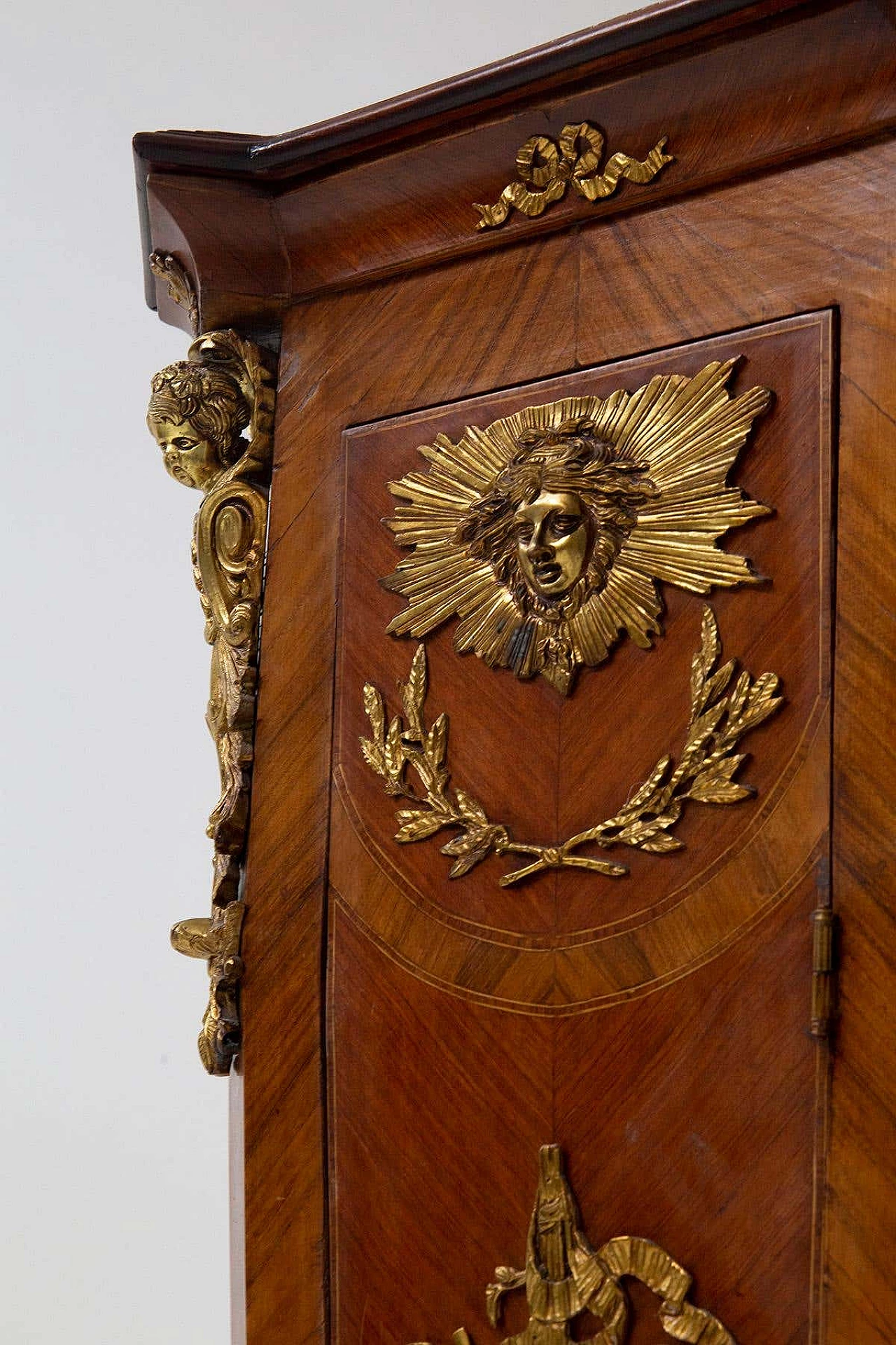 French wooden pedestal mounted in gilded bronze in Louis XVI style, early 20th century 2