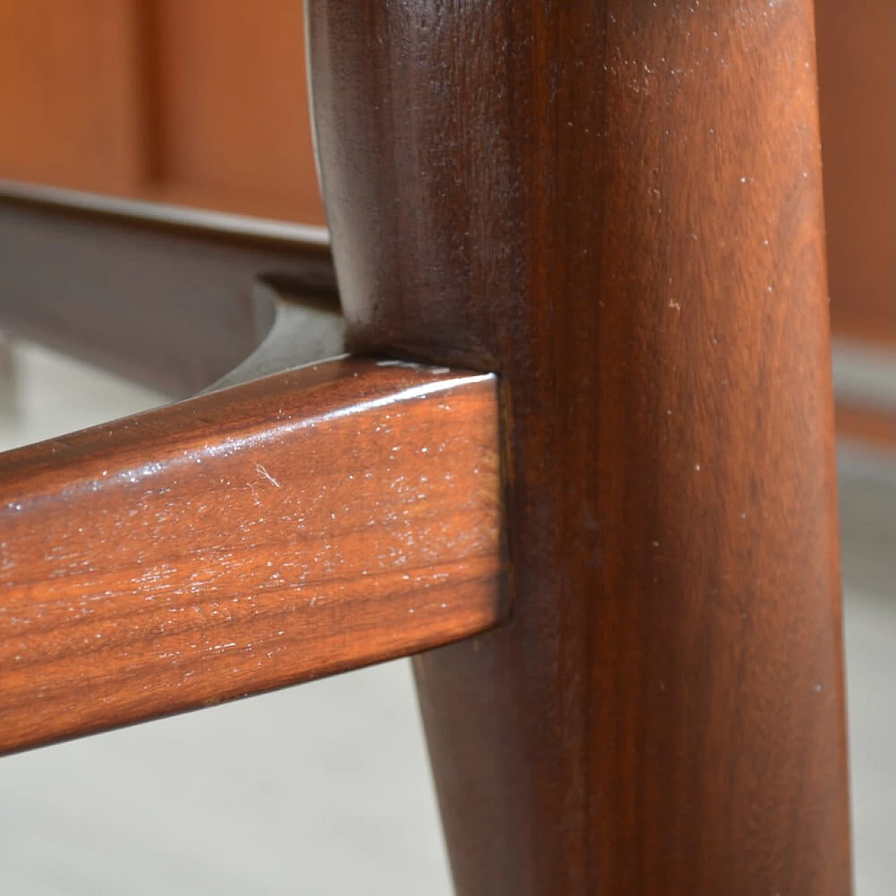 Round solid wood table with veneered top, 1958 4