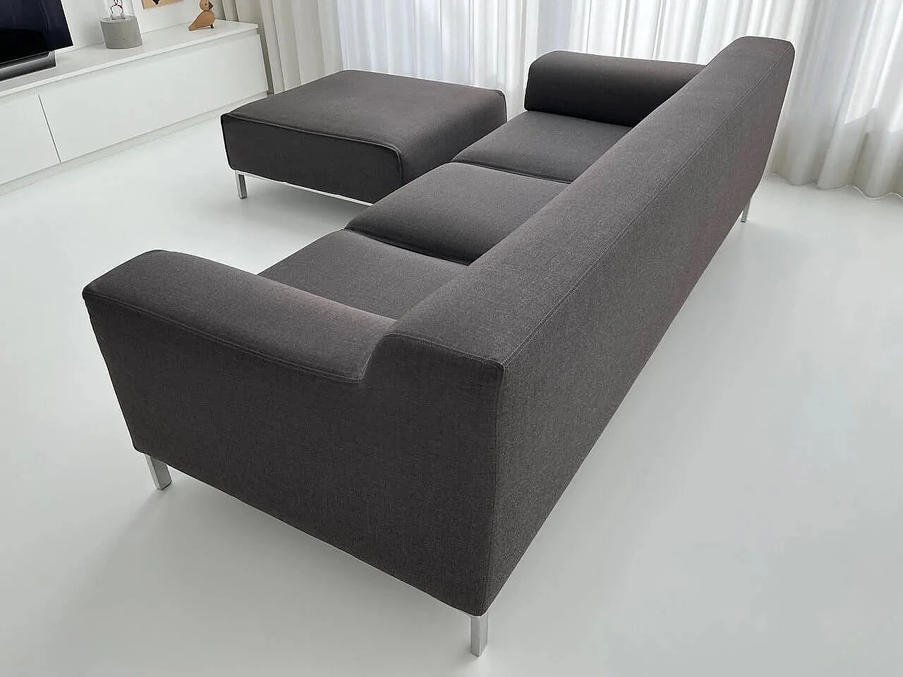 Greg sofa with pouf by EMAF Progetti for Zanotta 2
