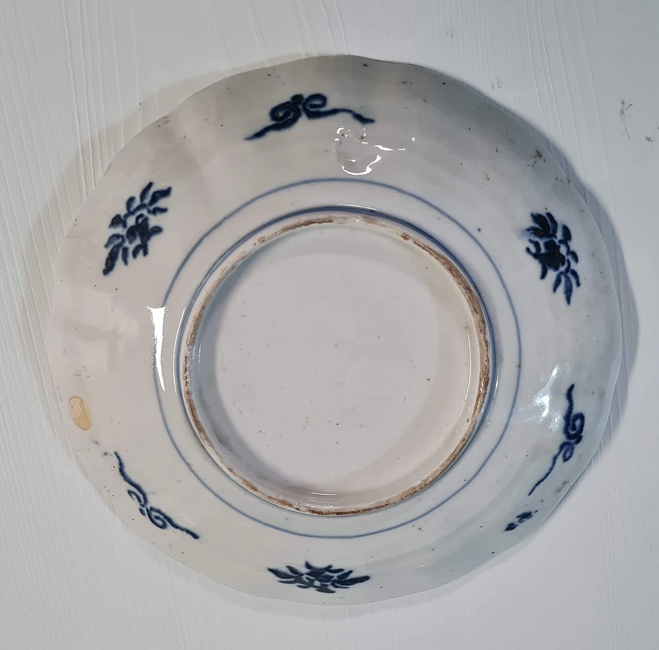 4 Japanese Imari porcelain dishes, 19th century 4