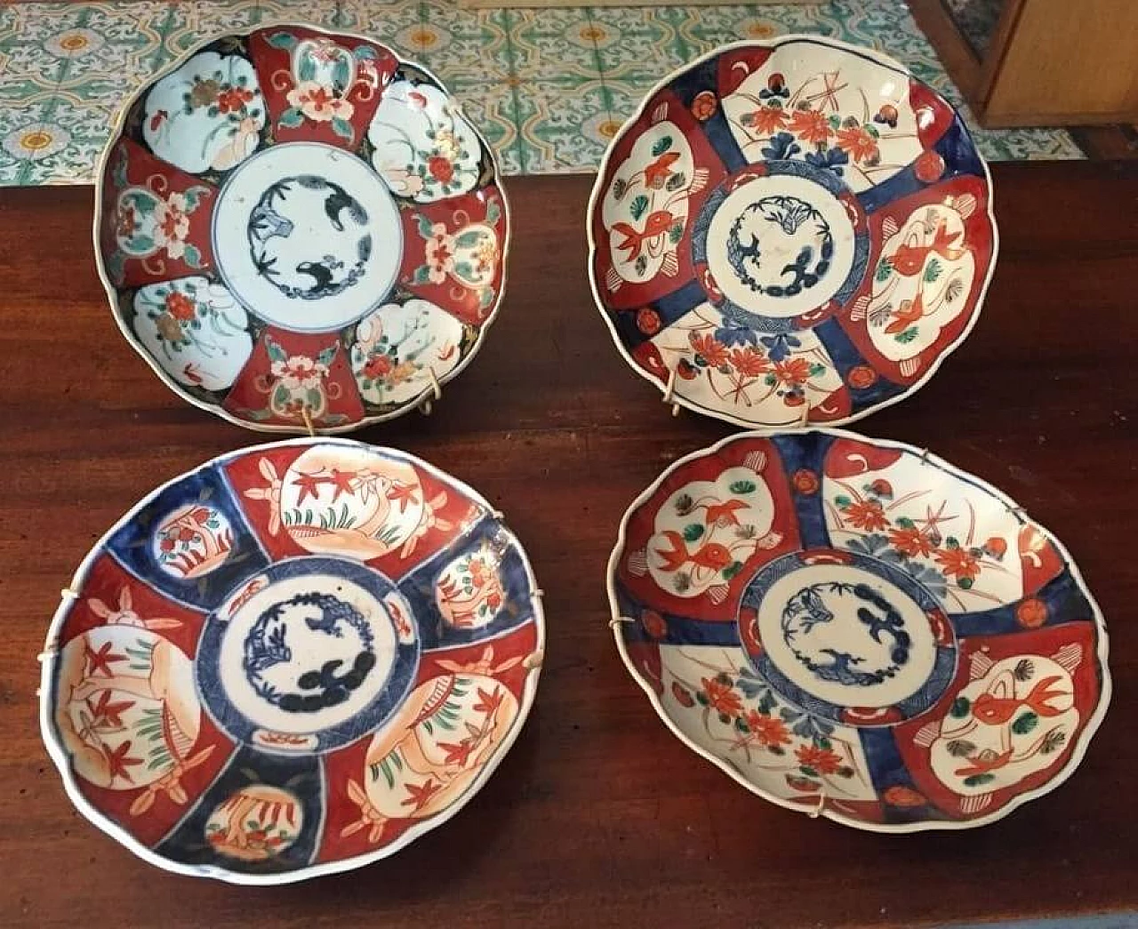 4 Piatti giapponesi in porcellana Imari, '800 9